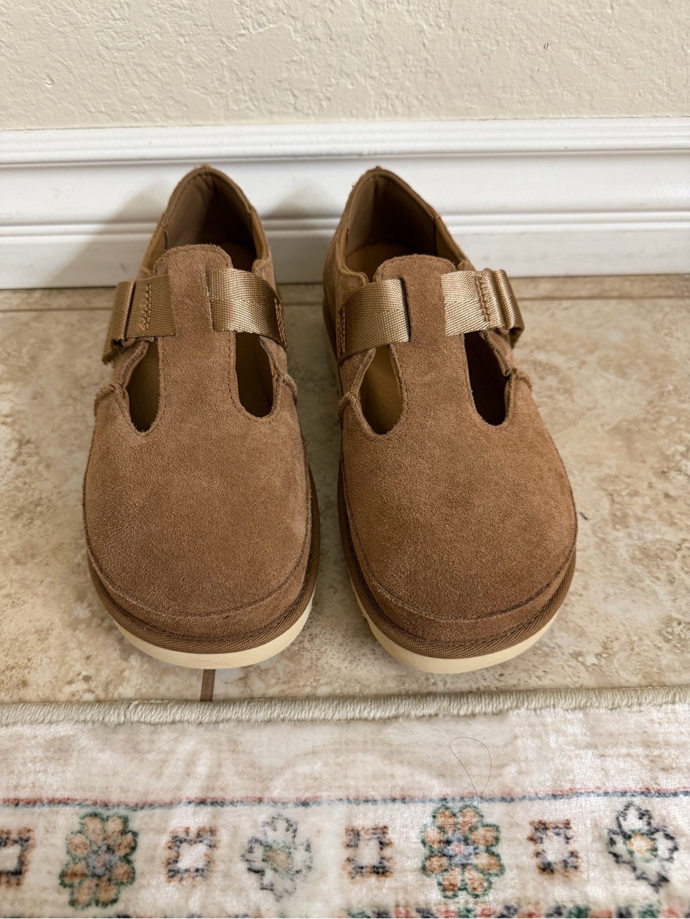 New UGG® Goldenstar Mary Jane Slip-On Clogs size 8 - Picture 6 of 15